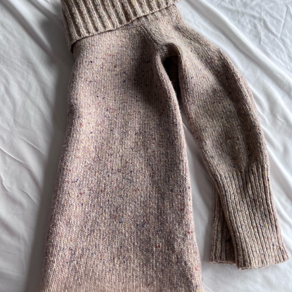 Sweater size small - Picture 3 of 3